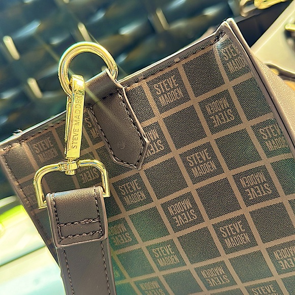 COPY - Steve Madden 2 piece ToteBag with Detachable Crossbody & Smaller purse/p… - Picture 3 of 16